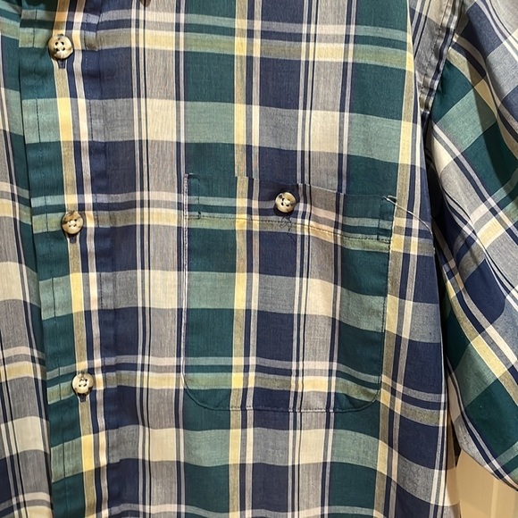 Darien Sport Shop || Men's Plaid Button Down Short Sleeve Shirt; Size XL - Picture 4 of 11
